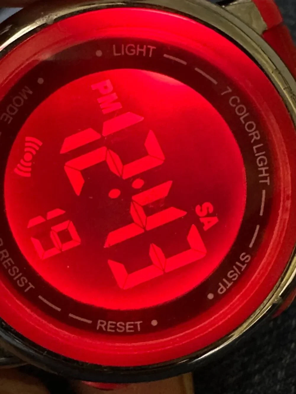Skmei Womens Digital Watch Silver Tone Red Backlight Round New Battery 8.5